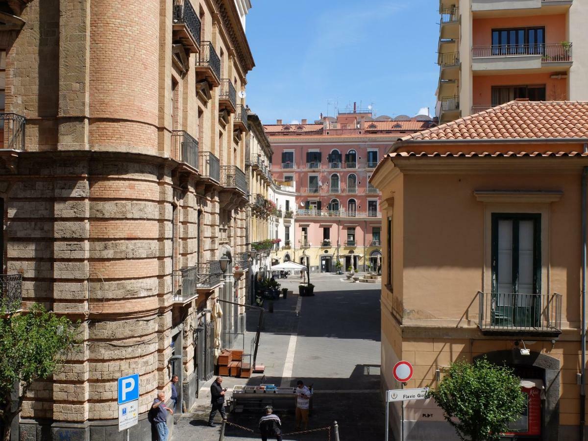 Apartamento A Casa Di Adri Salerno Exterior foto